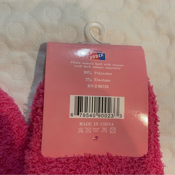 Pink Fuzzy Slipper Socks Women’s Size 4-10 Super Soft Gift Grippy Gift 💕 - Picture 4 of 4